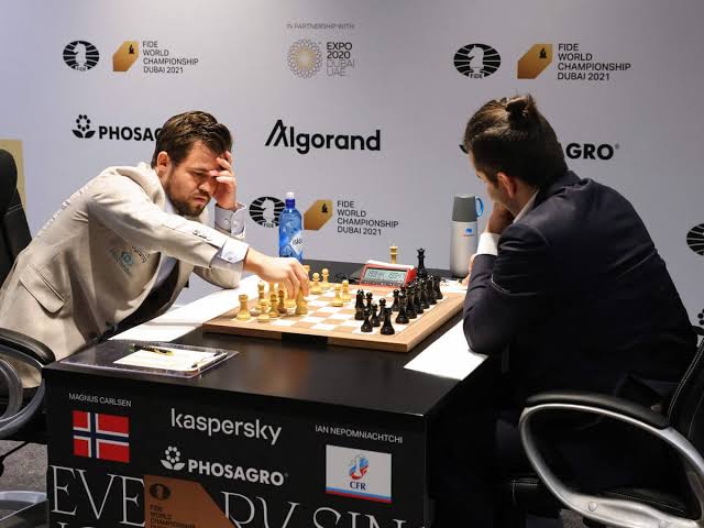 Carlsen versus Nepomniachtchi: FIDE World Championship Round 8